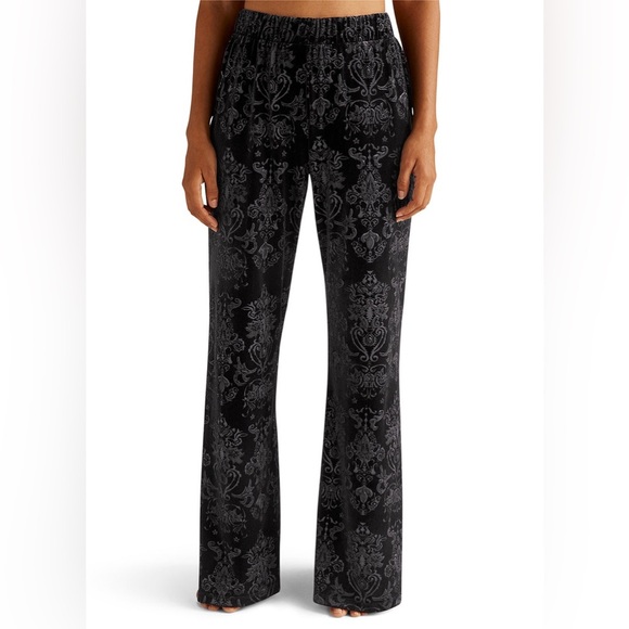 BEHOND YOGA Slim Racerback Cropped Tank + Beyond Yoga
Best Dressed Pant Sz Small - Picture 2 of 15